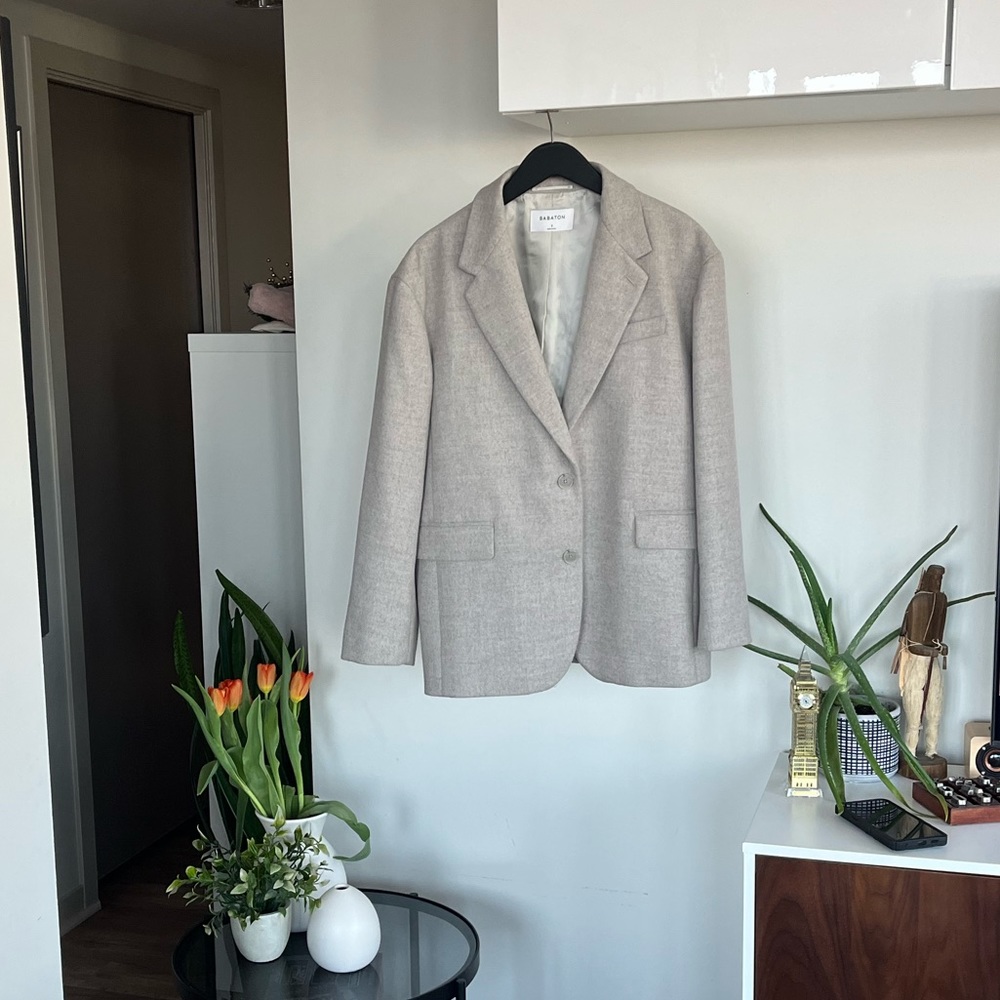 Size 2M/L Rare Aritzia Babaton Vogue Blazer Jacket Fall Winter - Picture 3 of 9